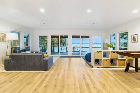 Lake view sitting area