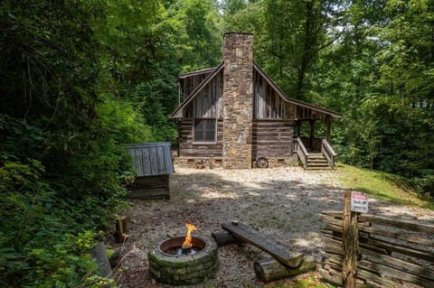 Private Parking area and cabin exterior