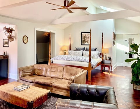 Superior Suite, 1 King Bed, Fireplace, River View | Egyptian cotton sheets, premium bedding, pillowtop beds, minibar