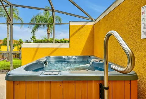 Indoor spa tub