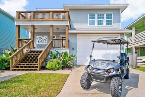 6-seater Golf cart included