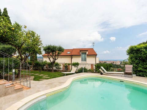 Swimming Pool, Residential Area, Estate, Garden, Landscaping, Resort, Eco Hotel, Yard, Villa, Hacienda