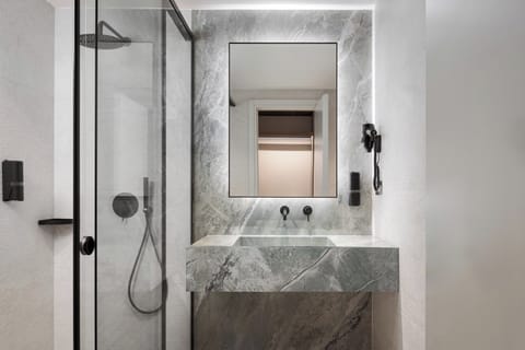 Executive Room, Balcony, Sea View | Bathroom | Shower, rainfall showerhead, eco-friendly toiletries, hair dryer