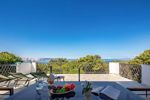 Family House, 3 Bedrooms, 2 Bathrooms, Mountainside (Hidden Pool House With Sea View) | Outdoor dining