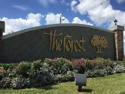 FCC204 - The Forest is conveniently located off US41 with easy access to I-75