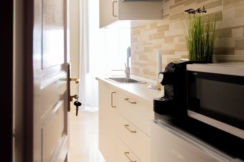 Comfort Studio, Balcony, Sea View | Private kitchen | Mini-fridge, microwave, espresso maker, electric kettle