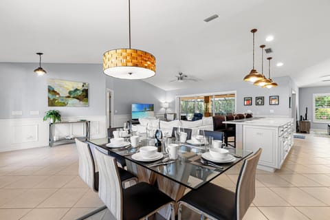 Chic Dining Table