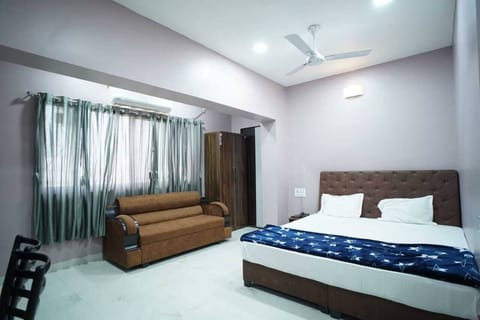 Superior Room, Non Smoking, Garden View | Hypo-allergenic bedding, desk, free WiFi, wheelchair access