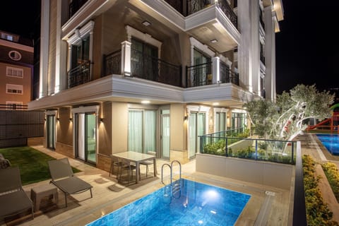 Private pool