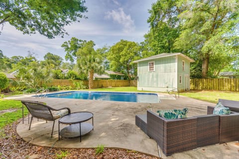 Pensacola Vacation Rental | 3BR | 2BA | 1,225 Sq Ft | 5 Steps to Enter