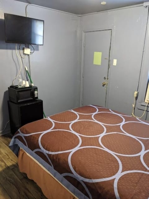 Standard Single Room | Free WiFi