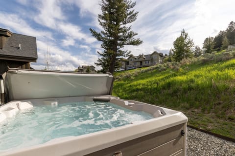 Enjoy your own private hot tub | Exterior