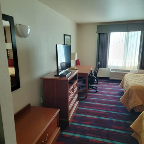 Desk, iron/ironing board, free WiFi, bed sheets