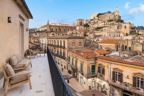 Balcony / Terrace / Patio