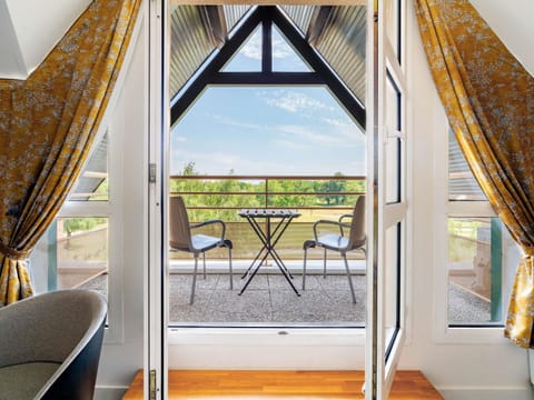 Privilege, Room, 1 Double Bed | Premium bedding, desk, blackout drapes, soundproofing