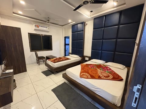 Executive Room | Laptop workspace, free WiFi