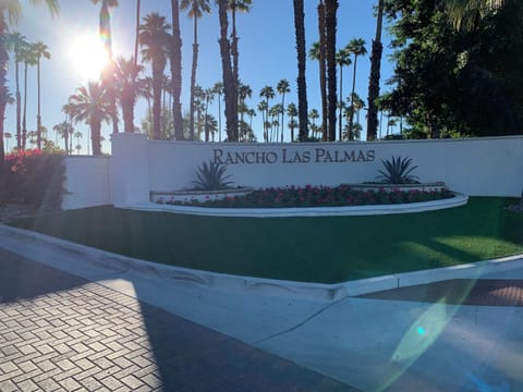 Bob Hope property entrance 