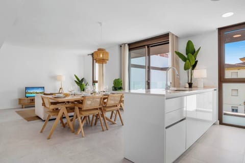 0bd87234-f4fa-41e7-85bb-9c41fd77a87e