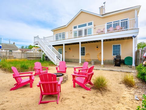 Welcome to Salt+Sol! Your coastal escape where comfort meets the calming rhythm of the sea!