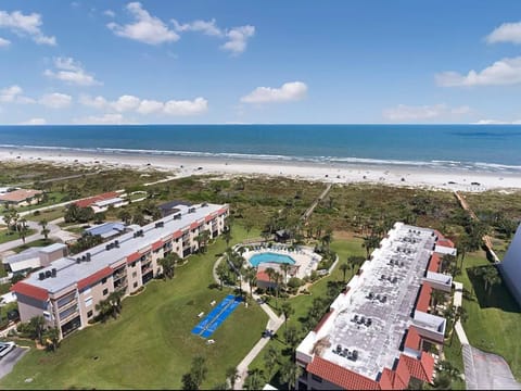 St. Augustine beach just 5-7 mins walking, private beach access