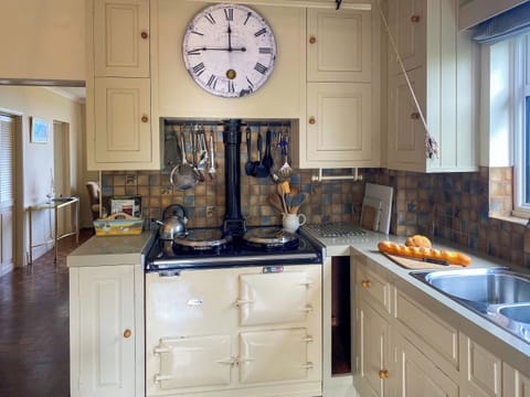 Kitchen | Pedn-Y-Ke, Mullion