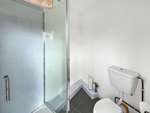 Bathroom | Yr Wyddfa - Pen Cefn Farm, Abergele