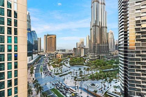 Penthouse View: Stunning skyline vistas overlooking the vibrant heart of Dubai!