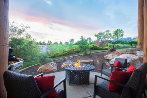 Beautiful Mountain Views from this cozy patio.