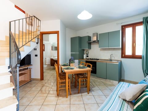 Garden, Outdoor Furniture, Resort, Shade, Leisure, Lawn, Eco Hotel, Landscaping, Tent, Park