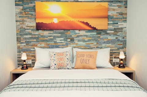 Double Room | In-room safe, desk, laptop workspace, free WiFi