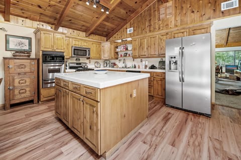 House, Patio, Mountain View | Private kitchen | Toaster