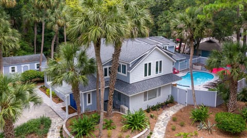 1 Mallard Road: Your 7BR Coastal Getaway with Pool, Hot Tub & Prime Location