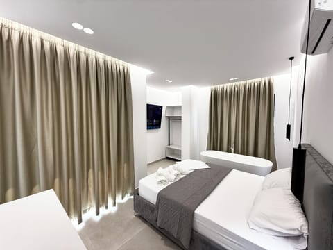 Honeymoon Double Room, 1 Queen Bed, Balcony, Sea View | Free WiFi