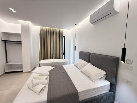 Honeymoon Double Room, 1 Queen Bed, Balcony, Sea View | Free WiFi