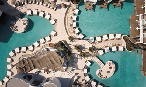 3 outdoor pools