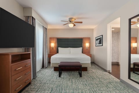 Studio Suite, 1 King Bed, Non Smoking | Desk, laptop workspace, blackout drapes, iron/ironing board