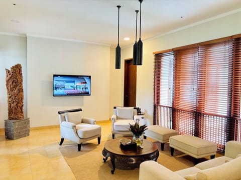 Deluxe Heritage Balcony Terrace | Living area | 45-inch flat-screen TV with cable channels, Netflix, streaming services
