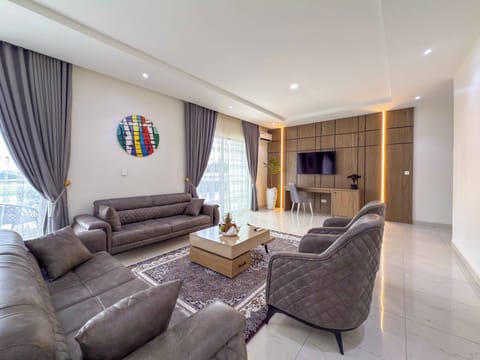 Presidential Room, Balcony, Mountain View | Living area