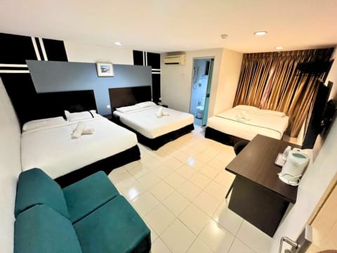 Family Double Room | Desk, iron/ironing board (on request), WiFi (free), bed sheets