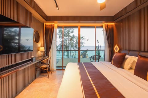 Premier Room, Sea View | Premium bedding, in-room safe, desk, soundproofing