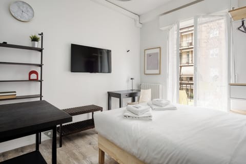 Apartment, 2 Bedrooms, 2 Bathrooms | Desk, laptop workspace, iron/ironing board, free WiFi