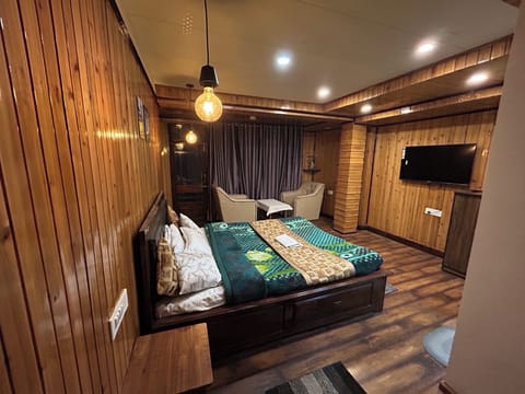 Basic Double Room | Free WiFi