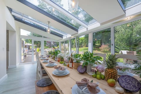 House | In-room dining