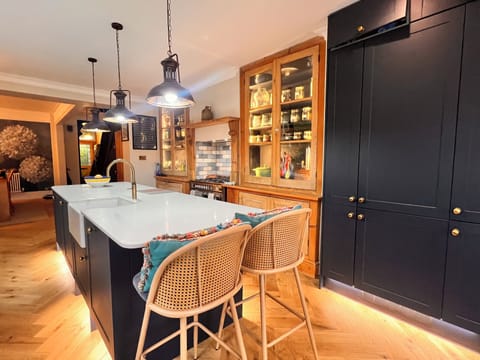 Stunning new kitchen leading onto the dining room