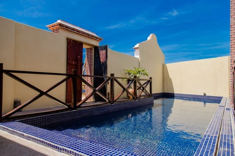 Outdoor pool, a natural pool