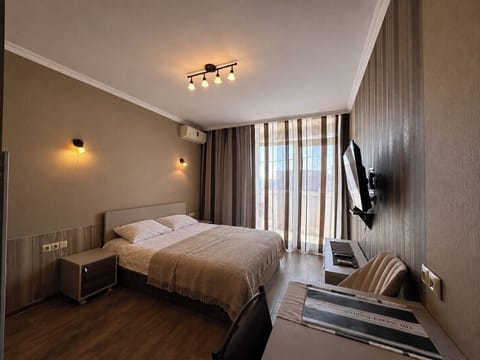 Classic Studio, Balcony, Sea View | In-room safe, laptop workspace, iron/ironing board, WiFi (free)