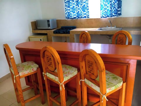 Studio Suite, Lake View