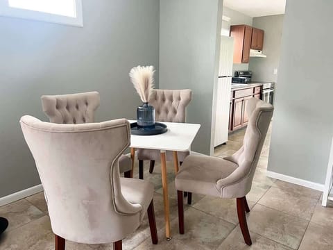 House, Multiple Beds, Kitchen, Garden View (13921 19th st #2 ) | 2 bedrooms, individually decorated, individually furnished, bed sheets