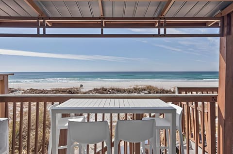 House, Multiple Beds (Gulfs Edge Townhome #7- Sun-Kissed Me) | Outdoor dining