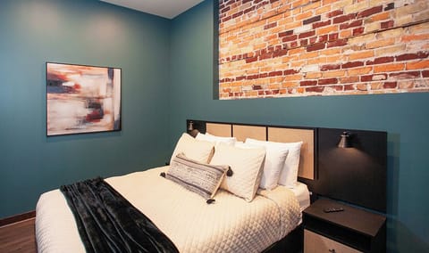 Suite, 1 Queen Bed with Sofa bed, City View | Free WiFi